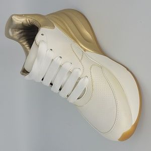 Alexander McQueen Oversized Runners Trainers Gold Leather 37